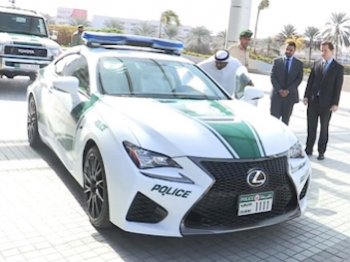 Lexus RC F появился в автопарке полиции Дубая