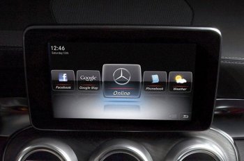  В будущем Mercedes C-Class получит огромный дисплей мультимедиа